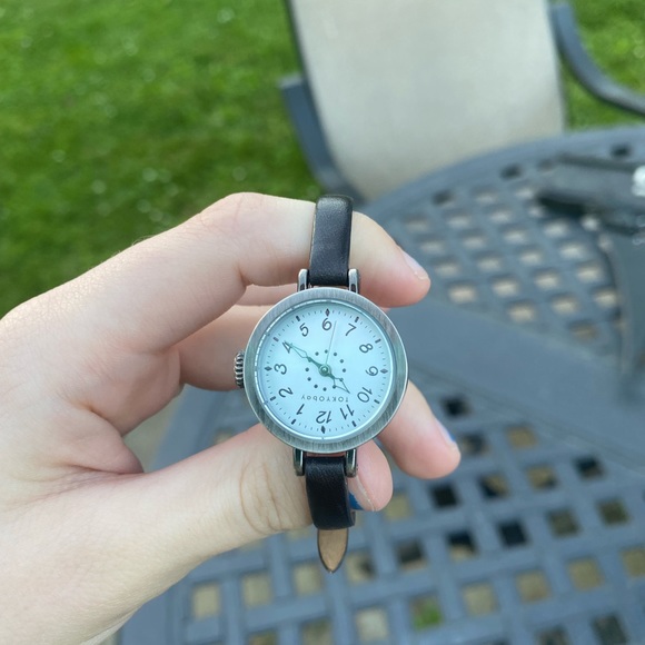 Small Leather Watch - Picture 9 of 10